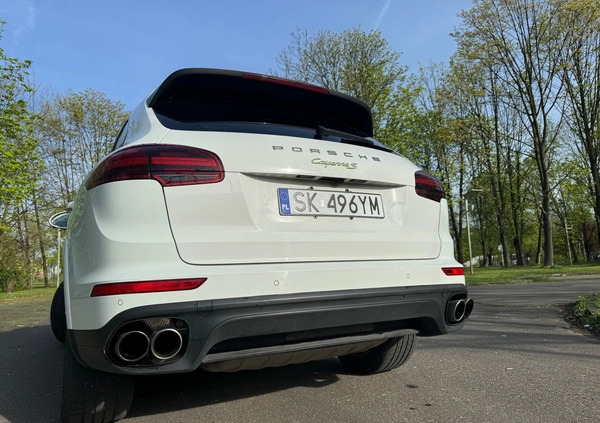 Porsche Cayenne cena 154900 przebieg: 105000, rok produkcji 2017 z Katowice małe 781